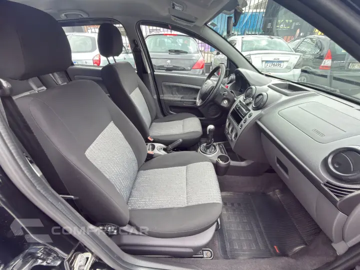 FIESTA 1.6 Rocam Sedan 8V