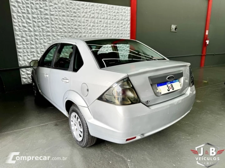 FIESTA 1.0 Rocam SE Sedan 8V