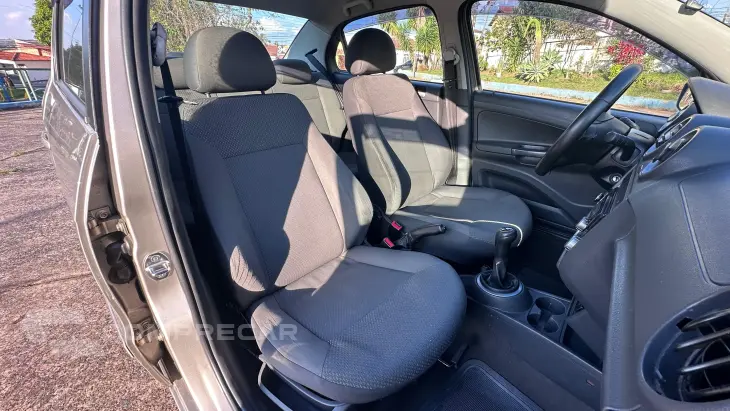 VOYAGE 1.0 12V MPI Totalflex