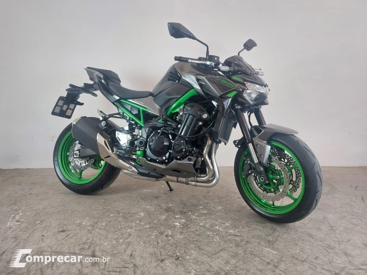 KAWASAKI Z900