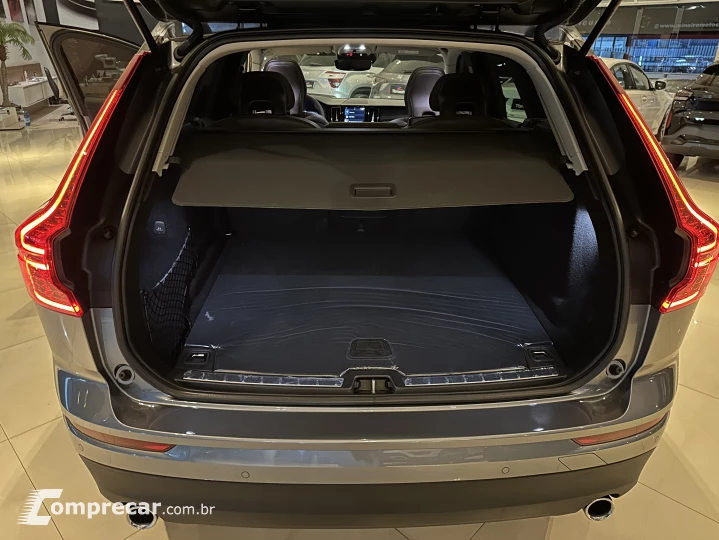 XC40 2.0 T5 Momentum AWD Geartronic