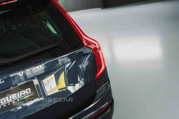 XC90 2.0 T6 Momentum AWD Geartronic