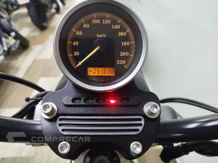 XL 883R