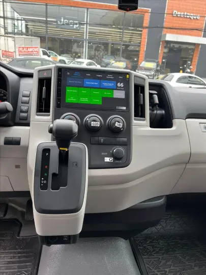 HIACE 2.8 D-4d Turbo Minibus 15+1 DX