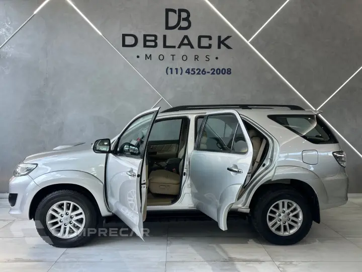 Hilux SW4 SRV D4-D 4x4 3.0 TDI Dies. Aut