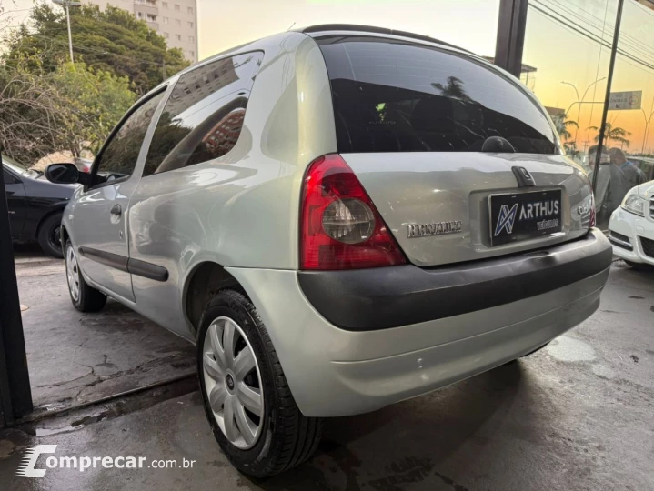 Clio Authentique 1.0 8V 3p