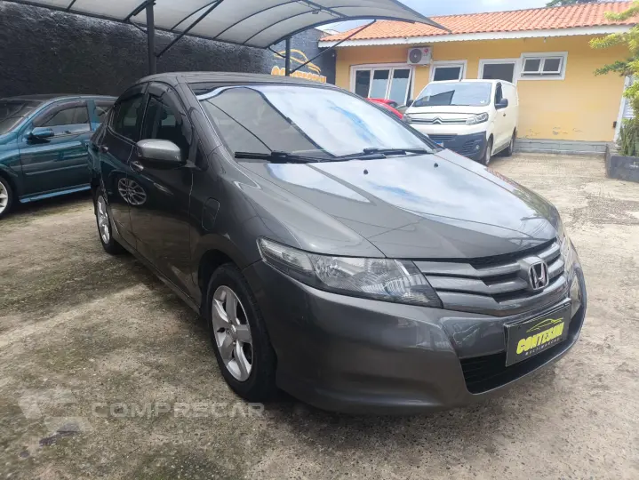 CITY 1.5 DX Sedan 16V