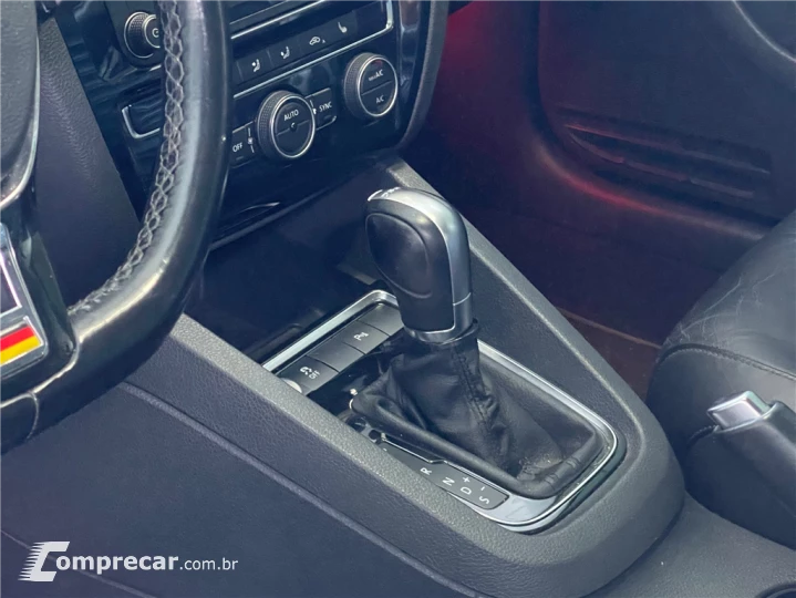 JETTA 2.0 TSI HIGHLINE 211CV GASOLINA 4P TIPTRONIC