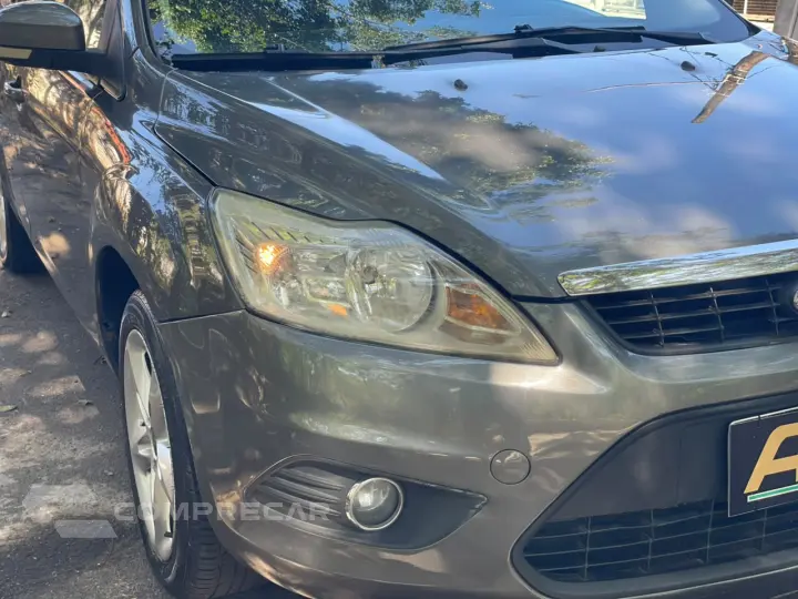 FOCUS 1.6 SE Hatch 16V