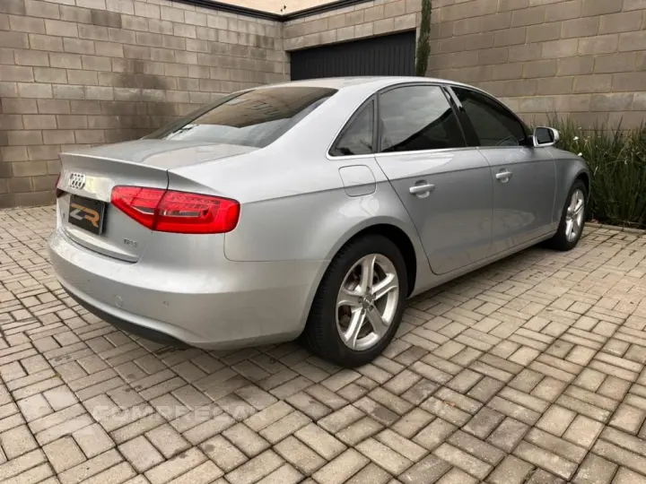A4 1.8 TFSI AMBIENTE AVANT GASOLINA 4P MULTITRONIC