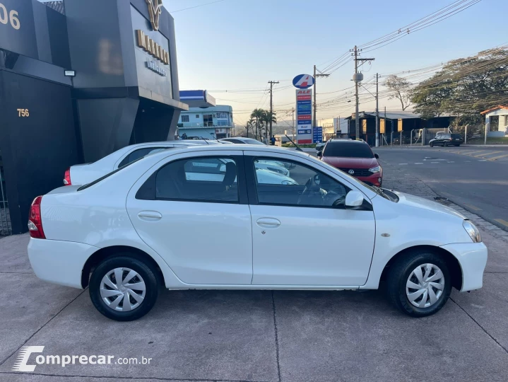 ETIOS 1.5 XS Sedan 16V