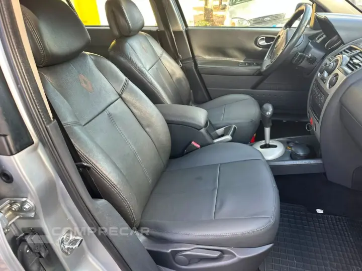 Megane Sedan Dynamique 2.0 16V Aut.