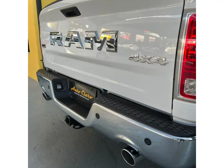CLASSIC 5.7 V8 GASOLINA LARAMIE CD 4X4 AUTOMÁTICO