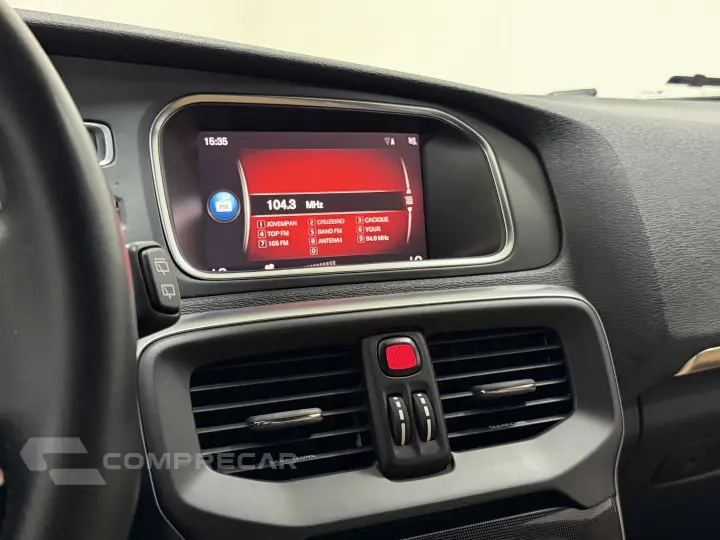 V40 2.0 T4 MOMENTUM GASOLINA 4P AUTOMÁTICO