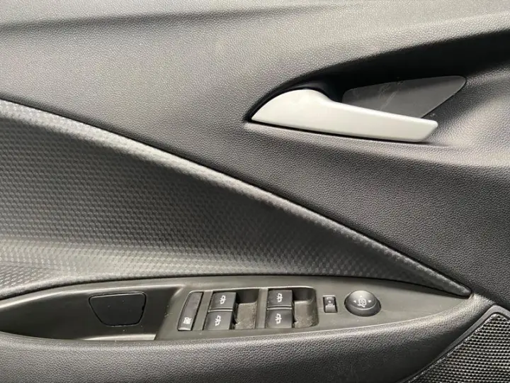 ONIX HATCH LT 1.0 12V FLEX 5P MEC.