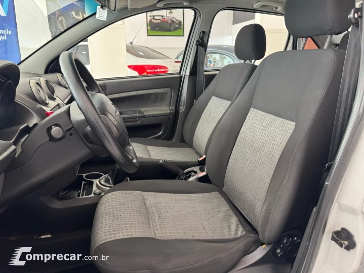 Fiesta Sedan 1.6 4P FLEX