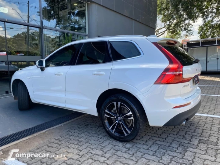 XC60 2.0 T8 Hybrid Momentum AWD Geartronic