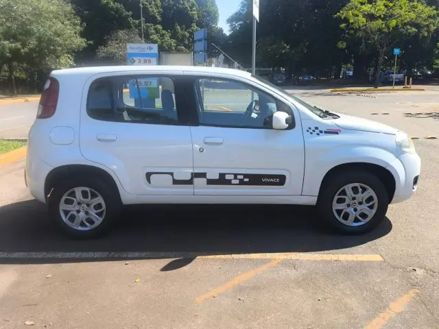 UNO - 1.0 EVO VIVACE 8V 4P MANUAL