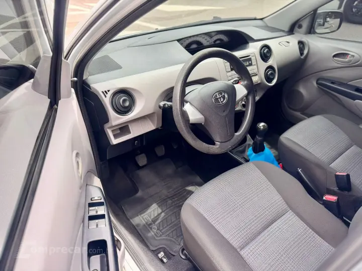 Etios 1.3 Xs 16V Flex 4P Manual