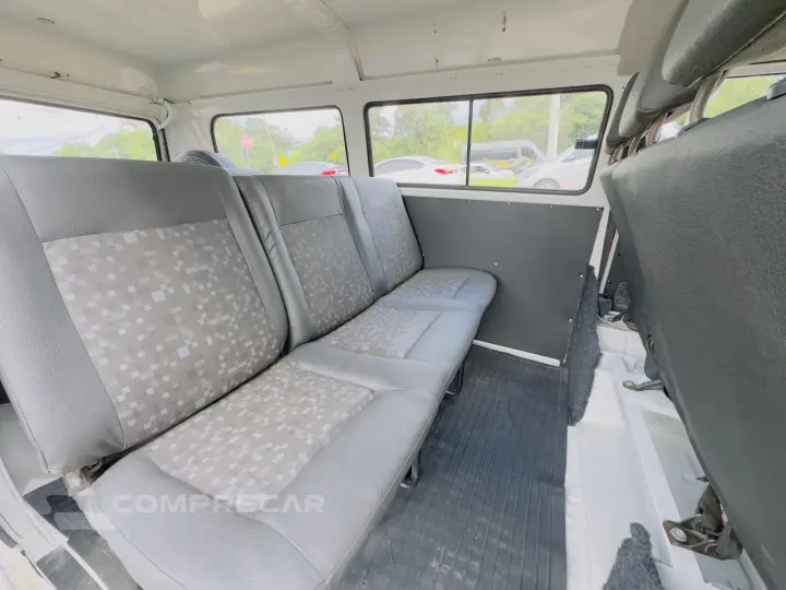 Kombi 1.4 FLEX STD 9 LUGARES
