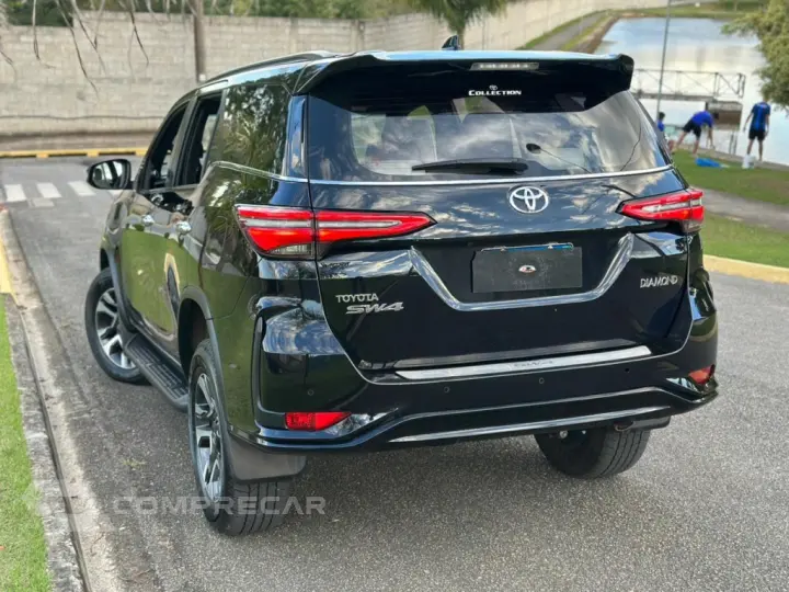 HILUX SW4 2.8 D-4D TURBO DIESEL DIAMOND 7L 4X4 AUTOMÁTICO