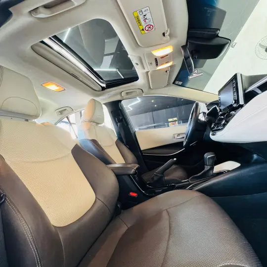 COROLLA 1.8 VVT-I Hybrid Altis Premium