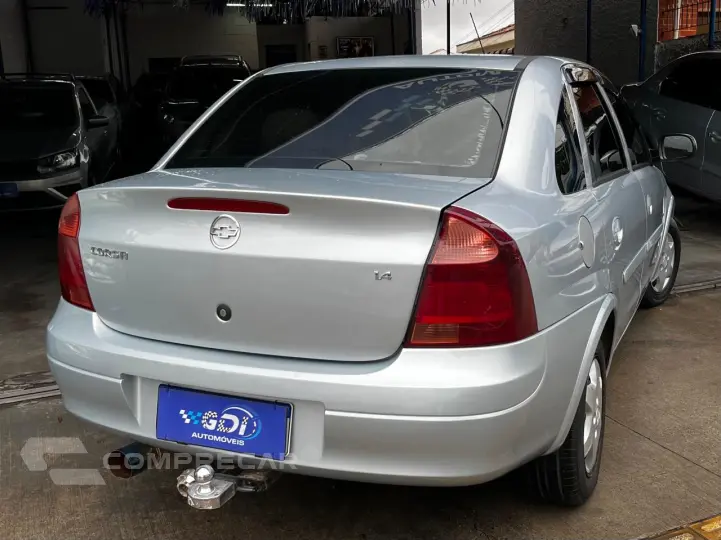 CORSA 1.4 MPFI Premium Sedan 8V