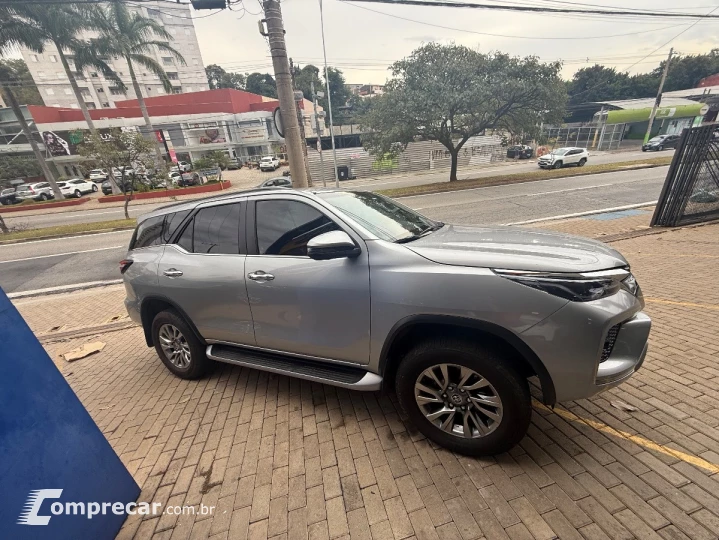 HILUX SW4 2.8 D-4d Turbo SRX 7L 4X4
