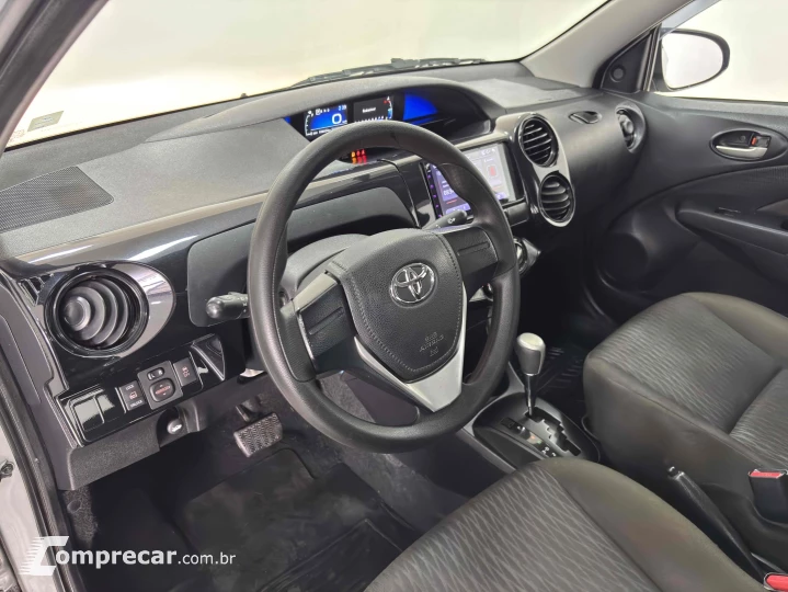 ETIOS 1.5 X PLUS SEDAN 16V FLEX 4P AUTOMÁTICO