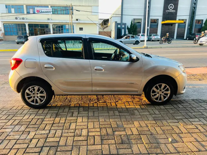 SANDERO 1.6 Expression 8V Hi-torque