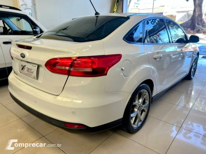 FOCUS 2.0 SE Fastback 16V