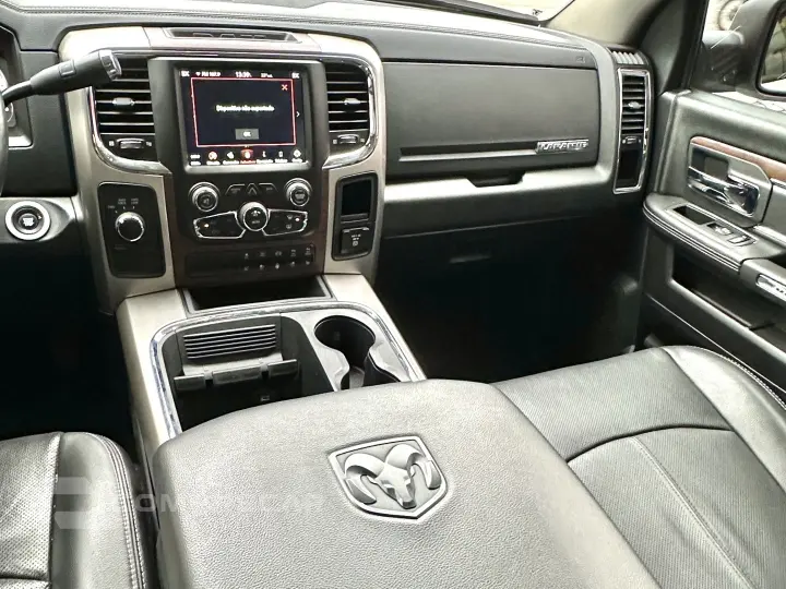 2500 6.7 LARAMIE 4X4 CD I6 TURBO DIESEL 4P AUTOMÁTICO