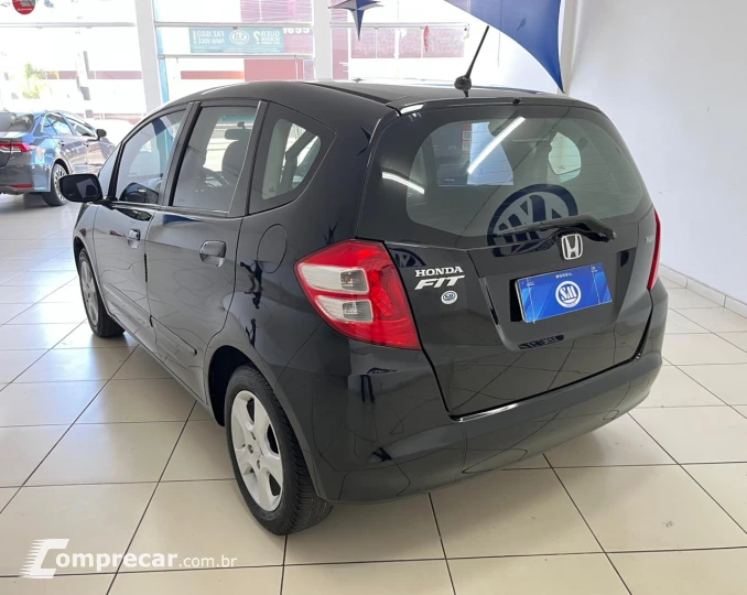 Fit 1.4 16V 4P LX FLEX
