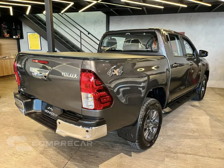 Hilux Caminhonete 2.8 16V 4P SR 4X4 DIESEL CABINE DUPLA AUTO