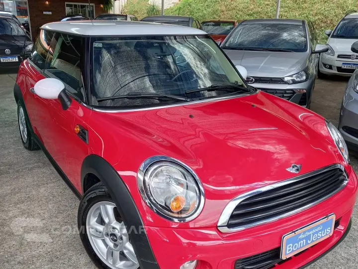 One 1.6 16V Gasolina 2P Automático