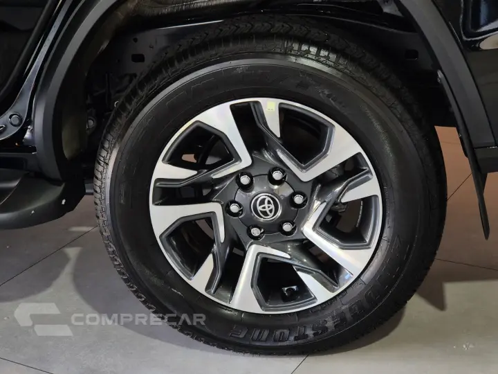 HILUX SW4 2.8 D-4D TURBO DIESEL SRX PLATINUM 7L 4X4 AUTOMÁTI