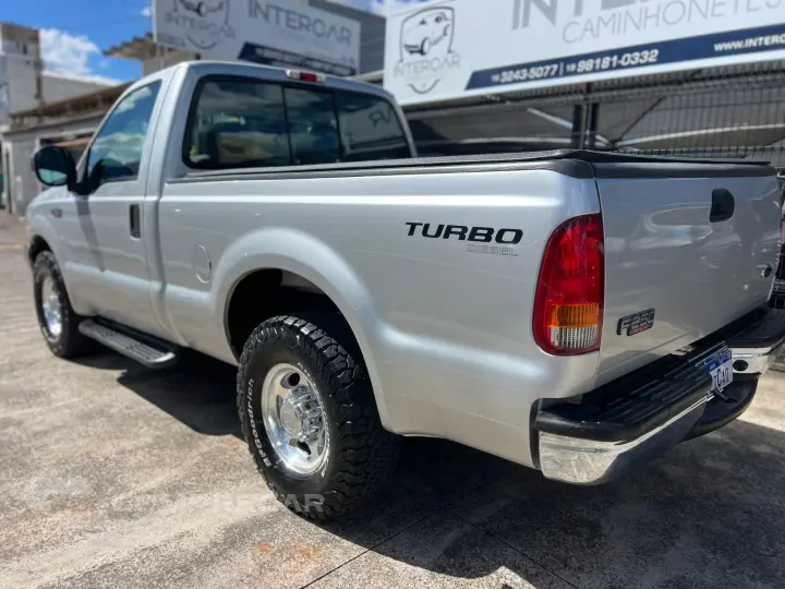 F-250 4.2 XLT 4X2 CS V6