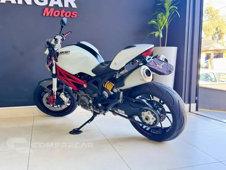 MONSTER 796
