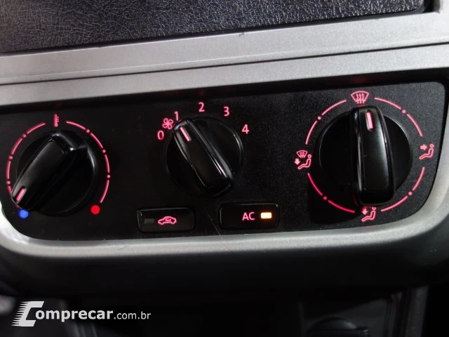 VOYAGE - 1.0 MI 8V 4P MANUAL