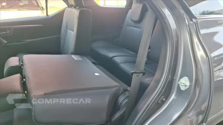 HILUX SW4 2.8 D-4D TURBO DIESEL SRX PLATINUM 7L 4