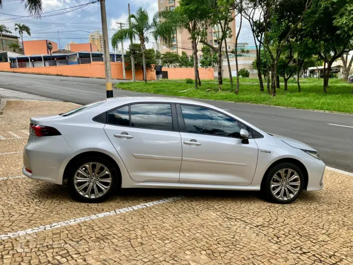 Corolla 1.8 16V 4P FLEX HÍBRIDO ALTIS AUTOMÁTICO CVT