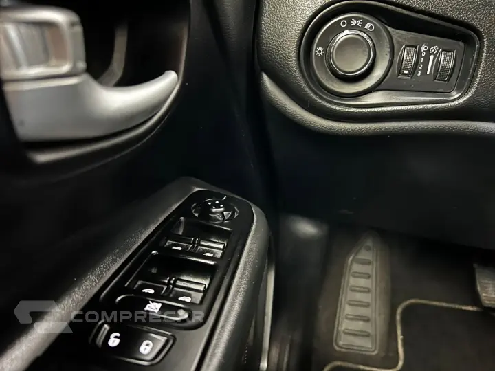 RENEGADE 1.3 T270 TURBO FLEX LONGITUDE AT6