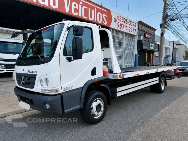 Accelo 1017 + Plataforma (Guincho)