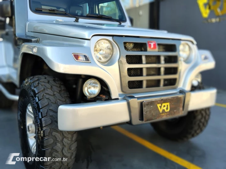 T-4 4x4 3.0 TB Int. Cap. Rígida Diesel