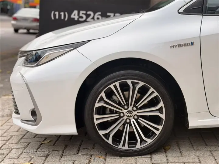 COROLLA 1.8 VVT-I Hybrid Altis Premium