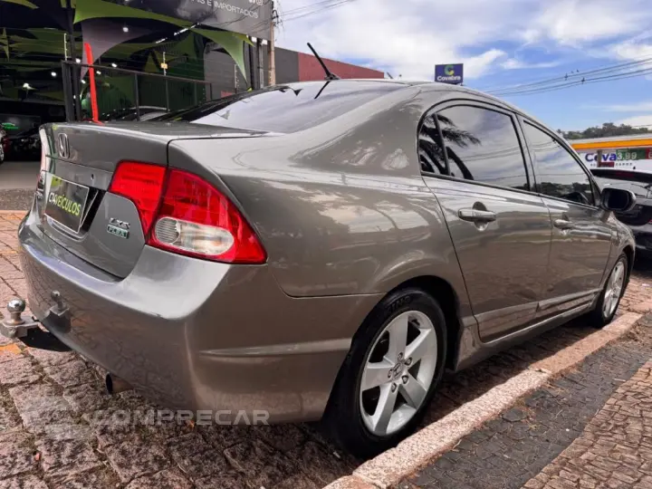 Civic Sedan LXS 1.8/1.8 Flex 16V Aut. 4p