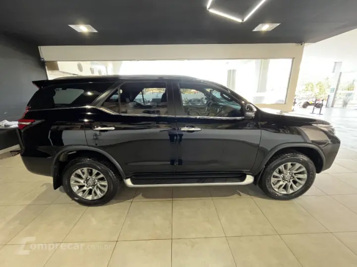 HILUX SW4 2.8 SRX 4X4 7 Lugares 16V Turbo Intercooler