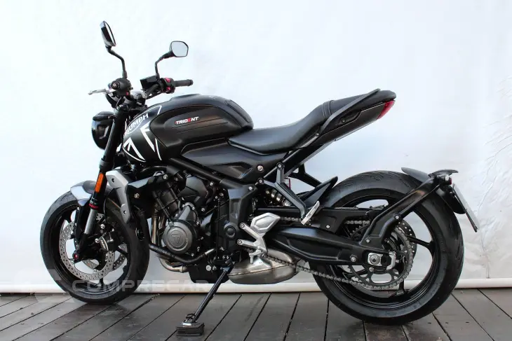 TRIUMPH TRIDENT 660
