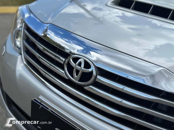 HILUX SW4 3.0 SRV 4X4 7 LUGARES 16V TURBO INTERCOOLER DIESEL