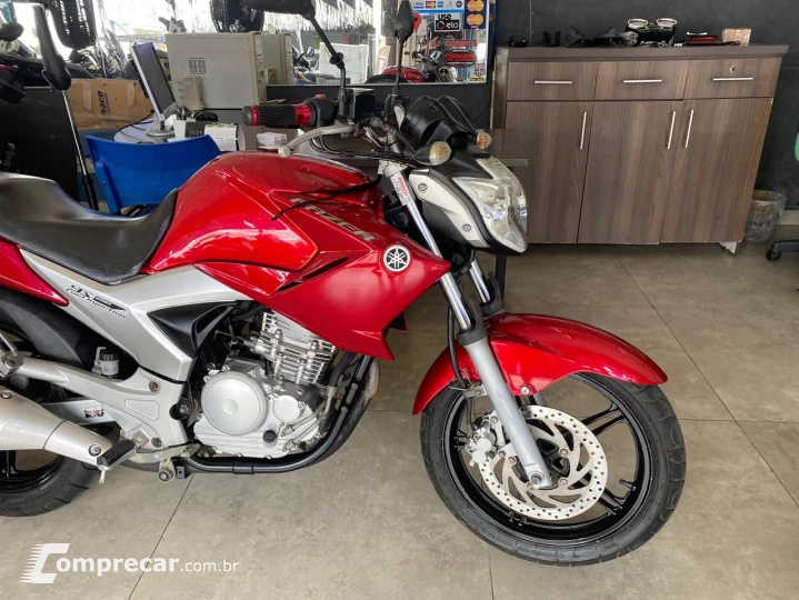 YS 250 FAZER